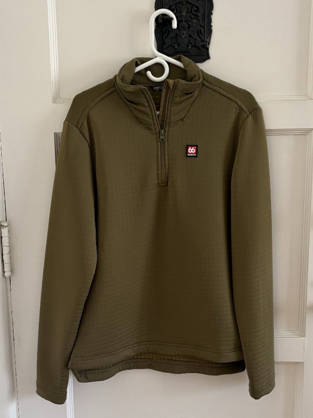 66 North Tangi Power Air Zip Neck | Mens Size Medium | Olive Green